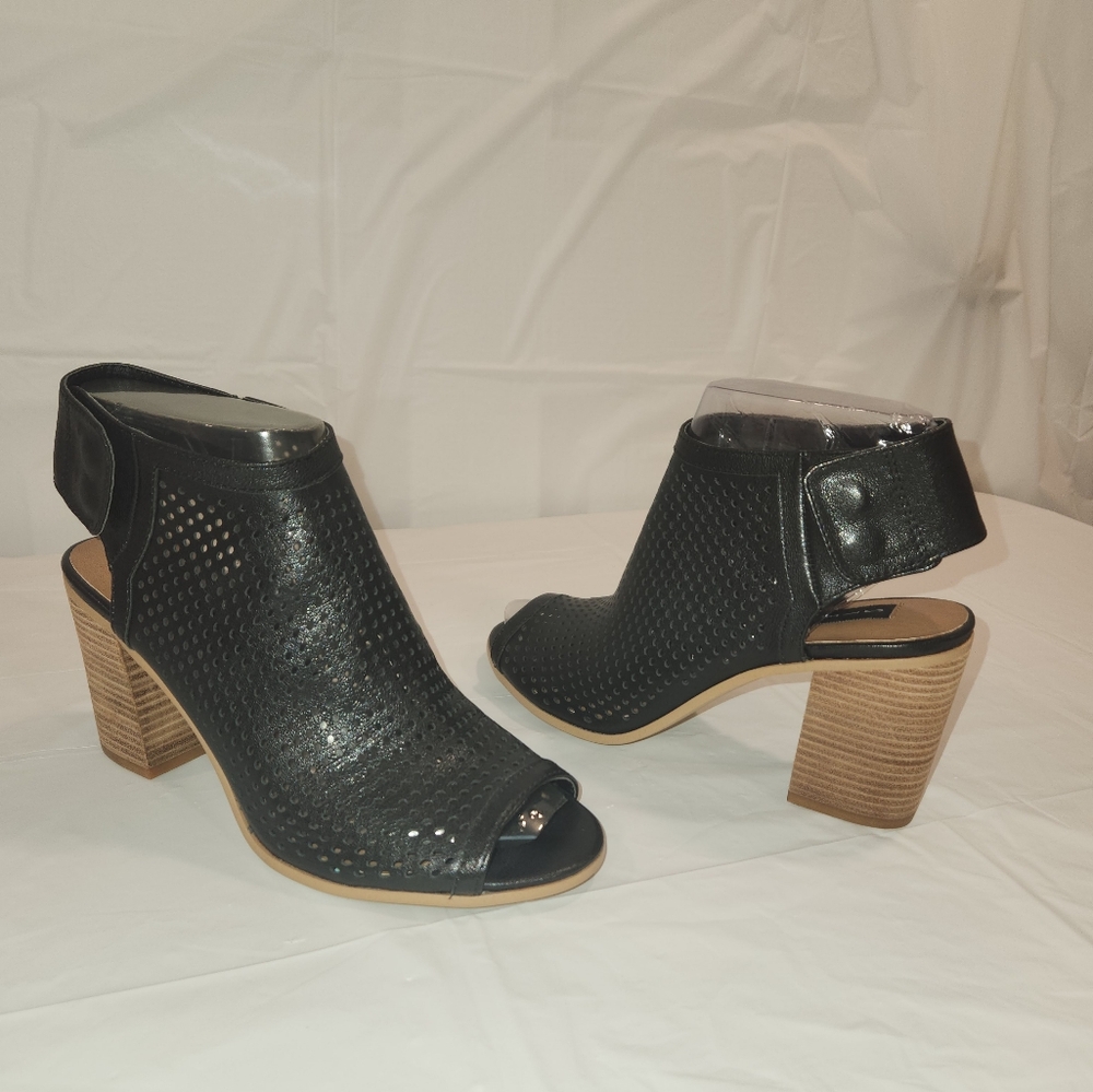 Steven By Steve Madden Black Sandal Booties Size 9M.  NEW - NEVER WORN!